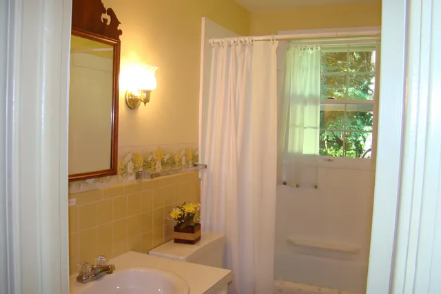 $2,078 | 105 Red Hill Road, Moultonborough, NH 03254