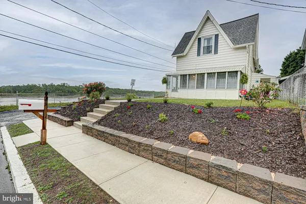 $379,900 | 43 South Main Street, Middletown, DE 19709