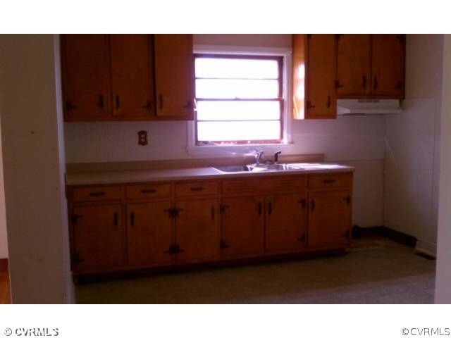 21243 Frog Level Road Ruther Glen, VA 22546 - Photo 5 of 12 Kitchen