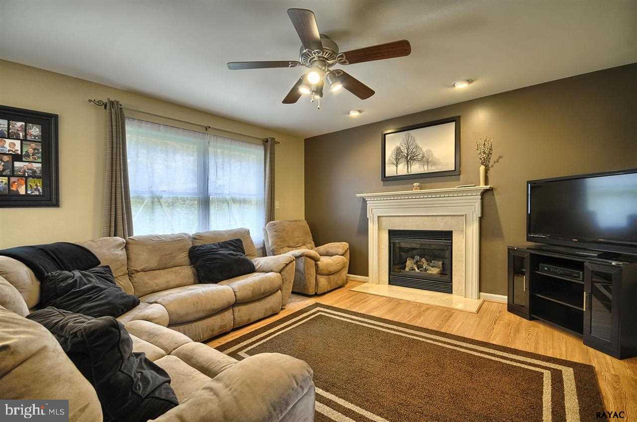 349 Big Spring Road Etters, PA 17319 - Photo 4 of 26 Gallery Image 4