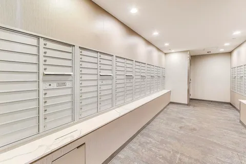 $395,000 | 1901 South Calumet Avenue, Unit 2208, Chicago, IL 60616