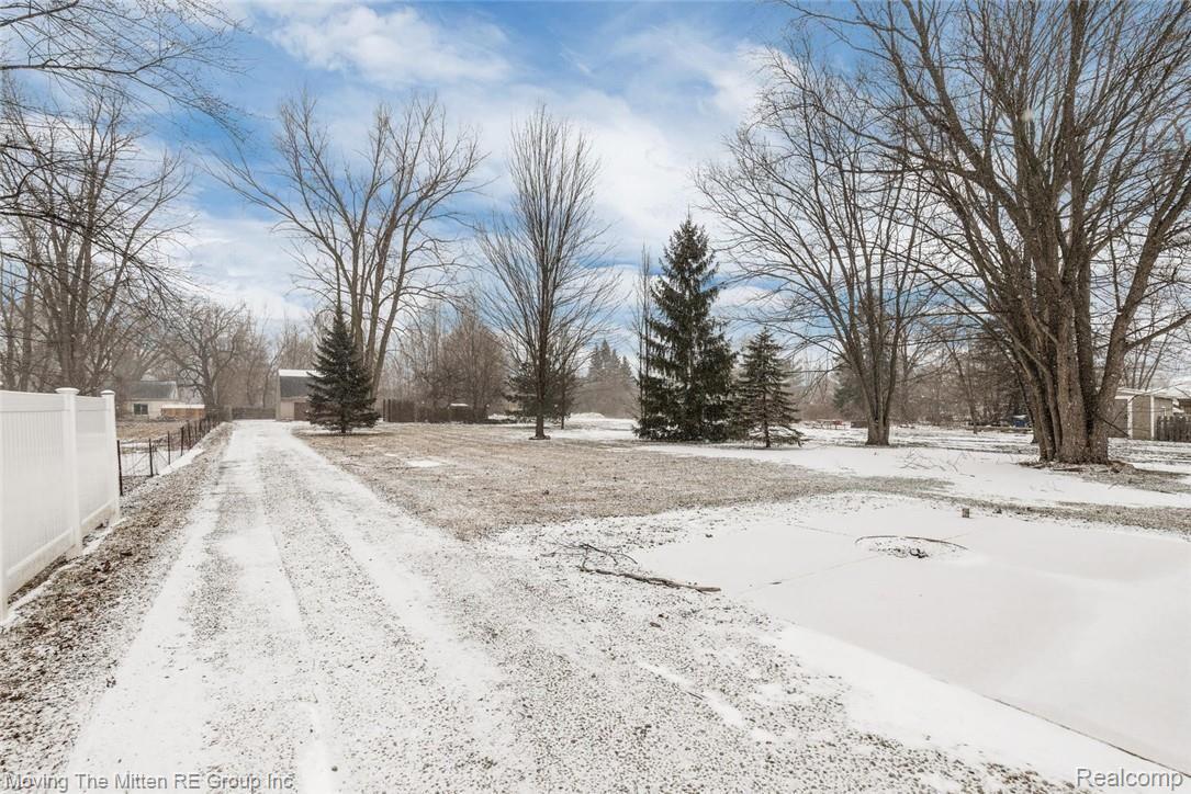 44600 Ecorse Road Belleville, MI 48111 - Photo 27 of 58 44600 Ecorse Rd Belleville MI-large-022-53-44600 Ecorse Van Buren Twp-1498x1000-72dpi.jpg