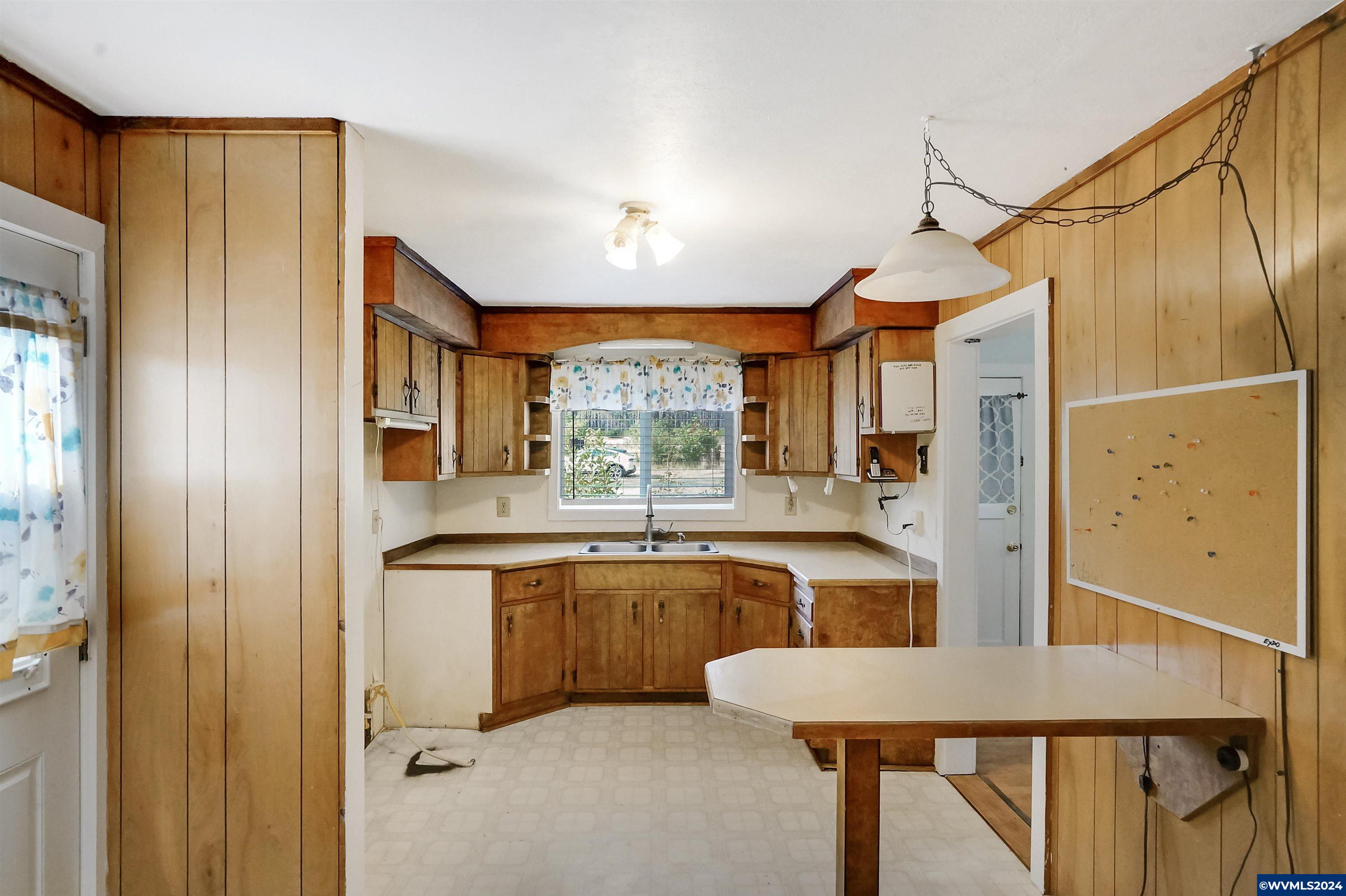 32375 North Fork Road Lyons, OR 97358 - Photo 11 of 46 Gallery Image 11