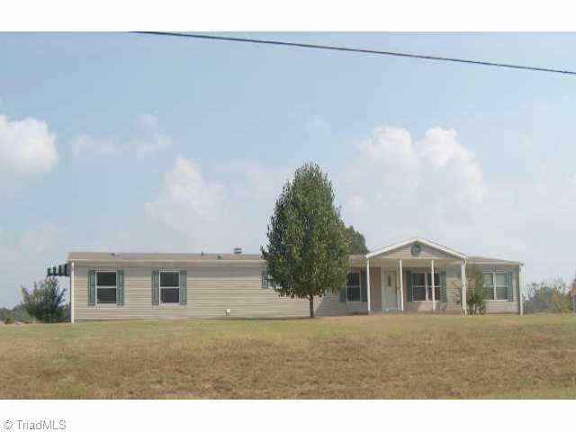 6901 Red Bank Road Germanton, NC 27019 - Photo 1 of 1 Exterior Front.