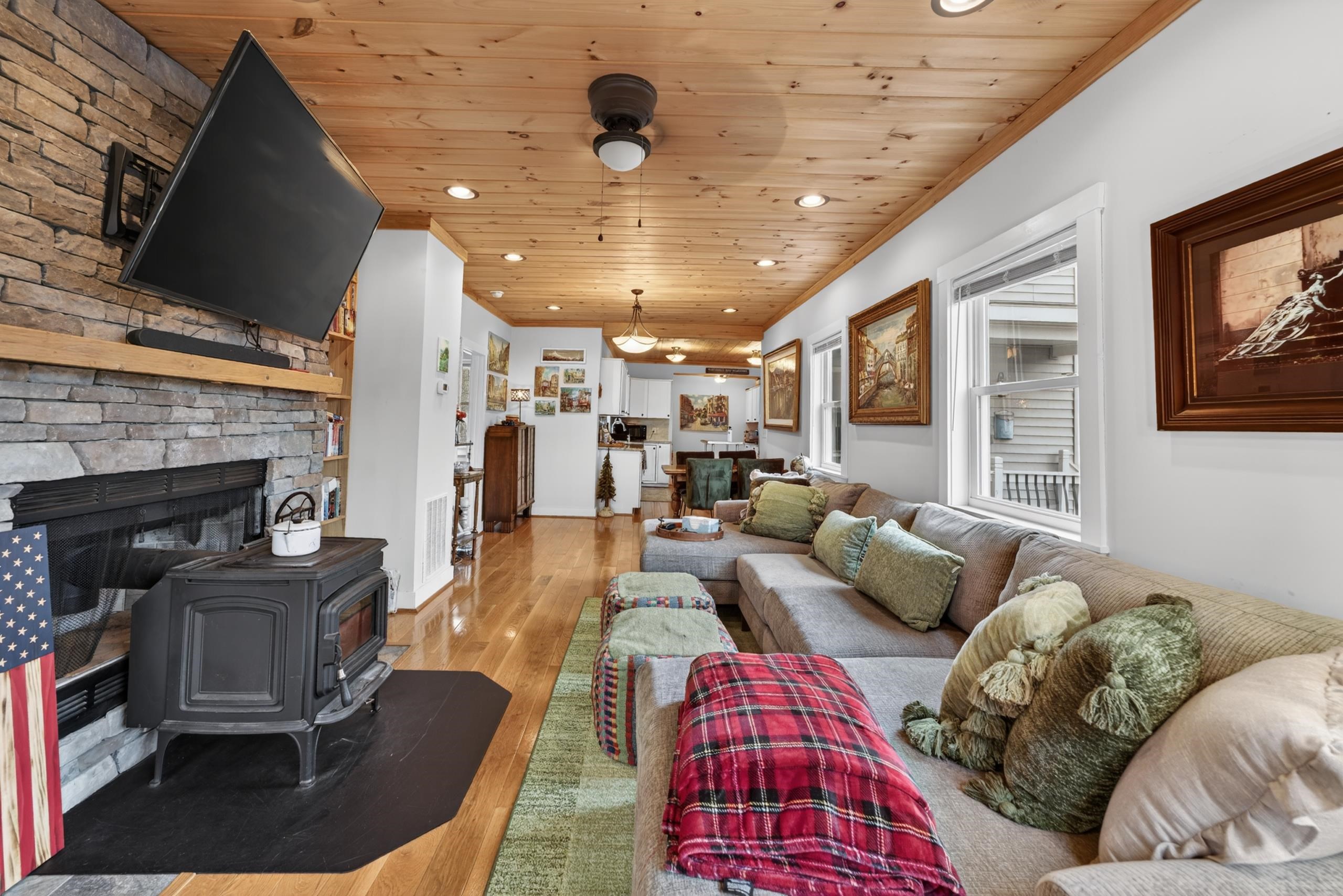 14 Myrtle Street Whitefield, NH 03598 - Photo 15 of 46
