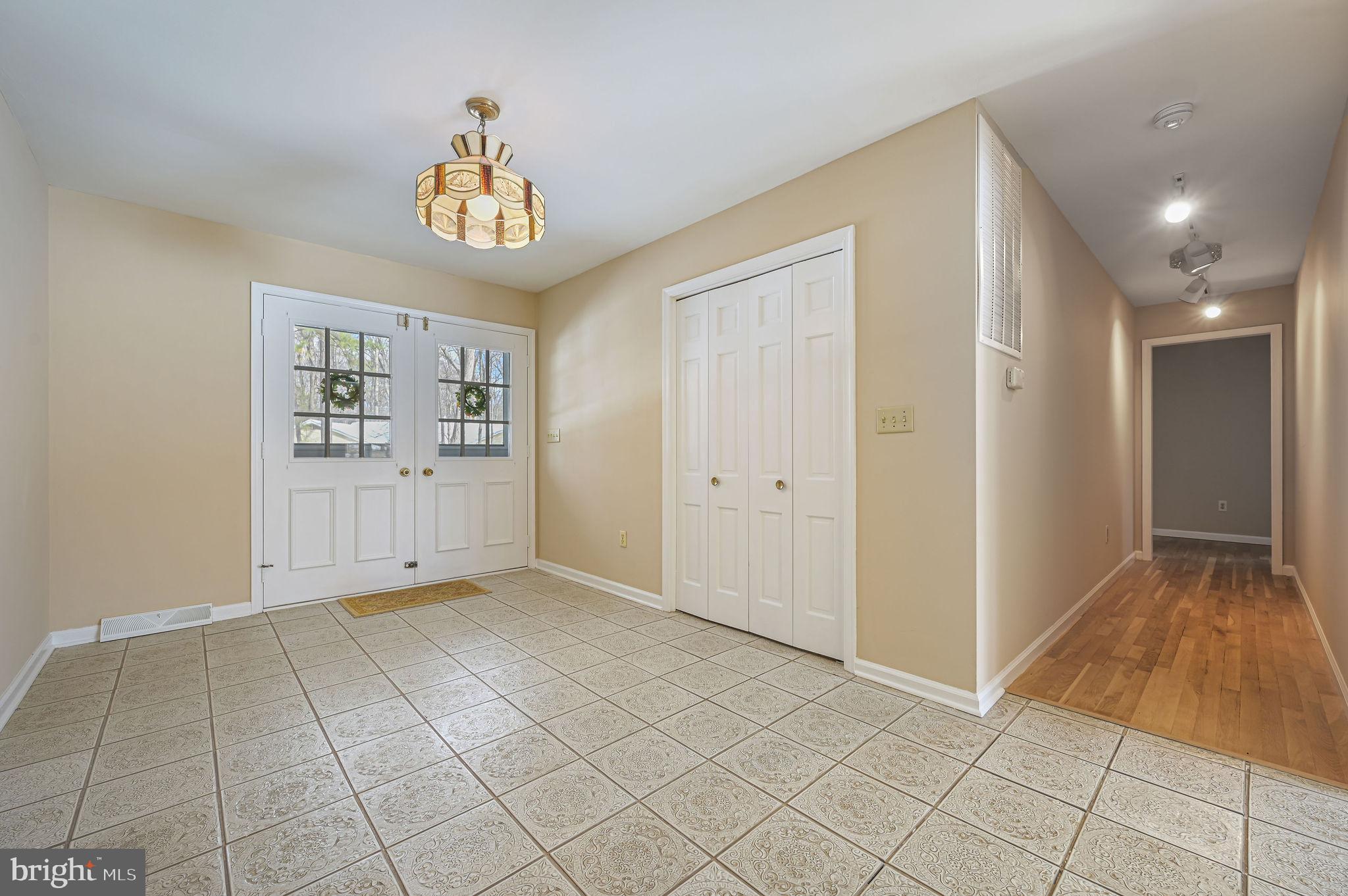 235 Carnoustie Road Dover, DE 19904 - Photo 18 of 43 Foyer