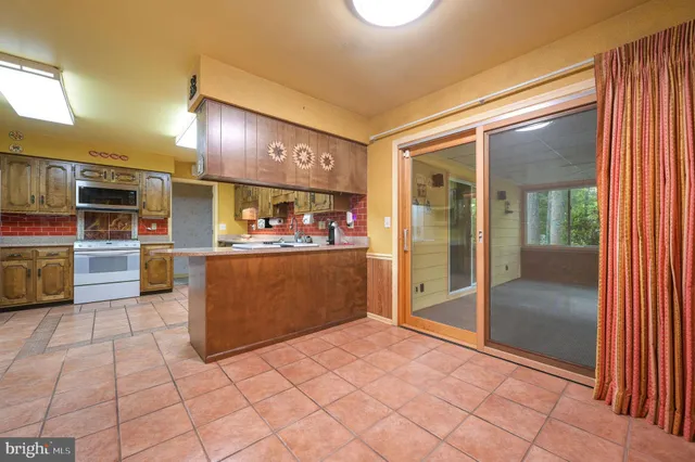 a view of a room with an empty room