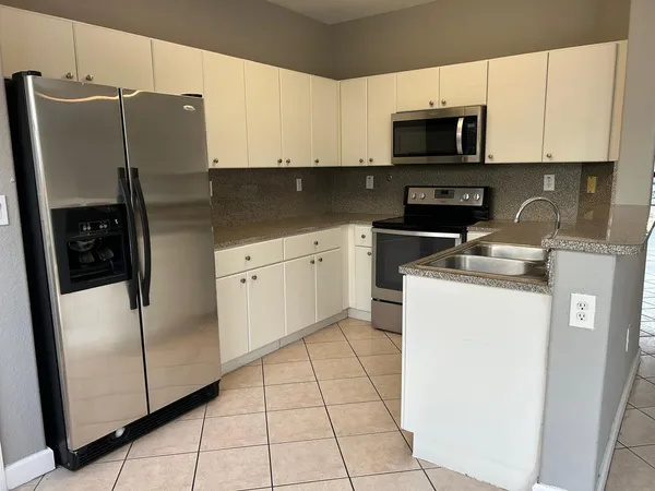 $3,700 | 11486 Northwest 77th Street, Doral, FL 33178