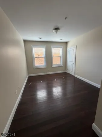 $2,650 | 90 Clinton Avenue, Unit 408, Newark, NJ 07114