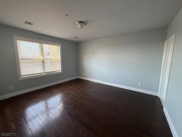 $2,650 | 90 Clinton Avenue, Unit 408, Newark, NJ 07114