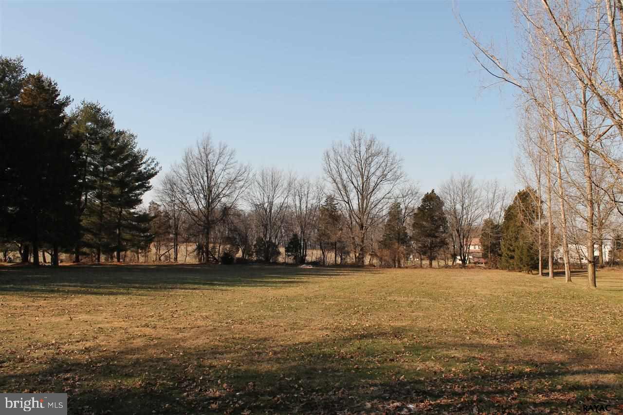 8229 Orchard Road Thomasville, PA 17364 - Photo 3 of 29 Gallery Image 3