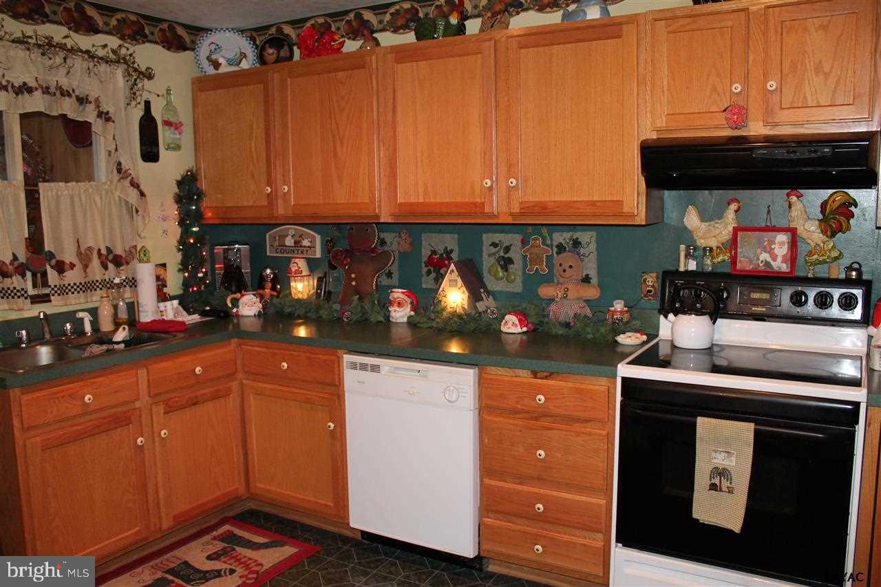 8229 Orchard Road Thomasville, PA 17364 - Photo 10 of 29 Gallery Image 10