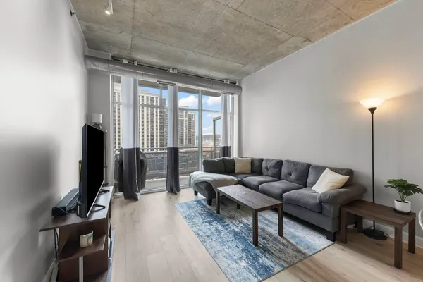 $399,900 | 1305 South Michigan Avenue, Unit 712, Chicago, IL 60605
