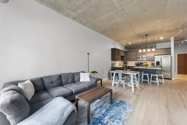 $399,900 | 1305 South Michigan Avenue, Unit 712, Chicago, IL 60605