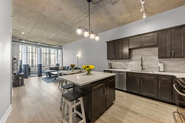 $399,900 | 1305 South Michigan Avenue, Unit 712, Chicago, IL 60605