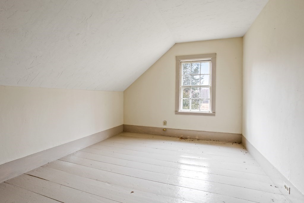 524-526 Stow Road Boxborough, MA 01719 - Photo 17 of 42 Gallery Image 17