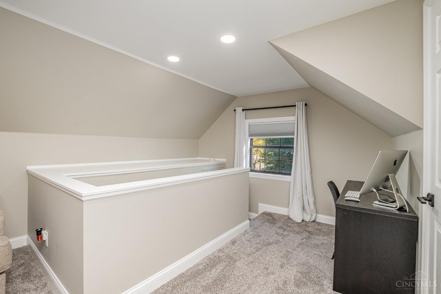 107 Bonham Road Wyoming, OH 45215 - Photo 17 of 35 Gallery Image 17