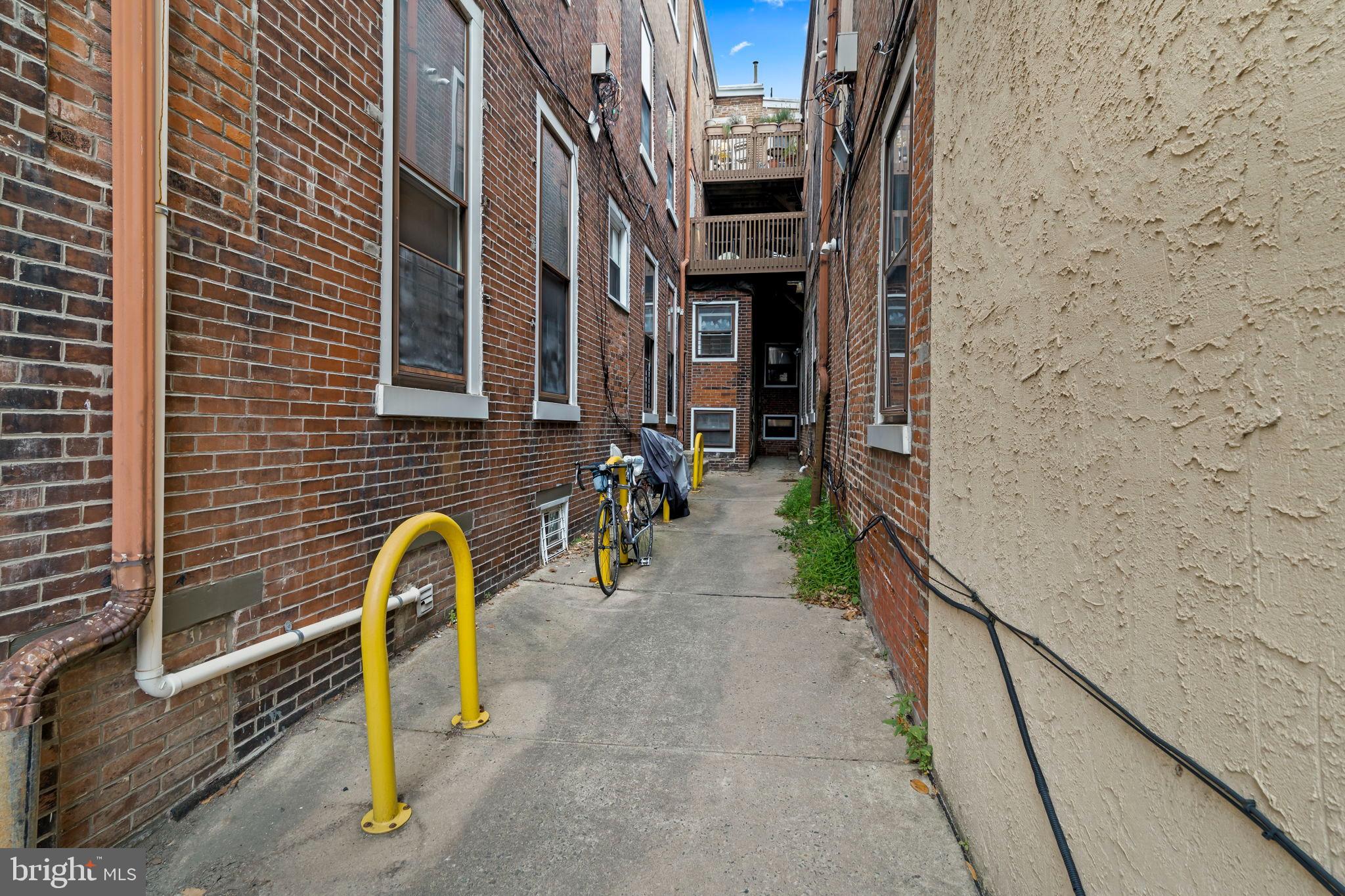 1828-00 Green Street, Unit 1R Philadelphia, PA 19130 - Photo 28 of 37