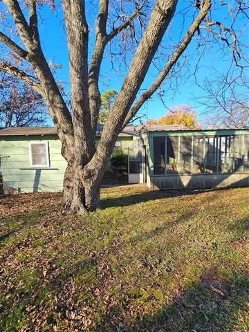$1,200 | 2221 North Shannon Street, Sherman, TX 75092