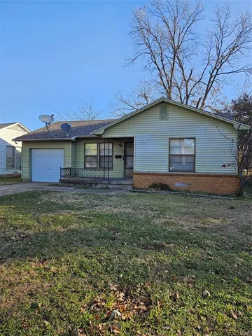 $1,200 | 2221 North Shannon Street, Sherman, TX 75092