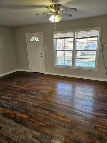 $1,200 | 2221 North Shannon Street, Sherman, TX 75092