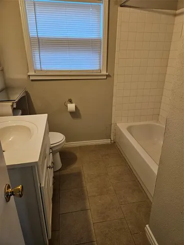 $1,200 | 2221 North Shannon Street, Sherman, TX 75092