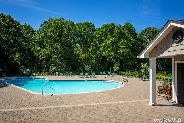 $2,915 | 1 Brookwood Drive, Unit 1304B, Coram, NY 11727