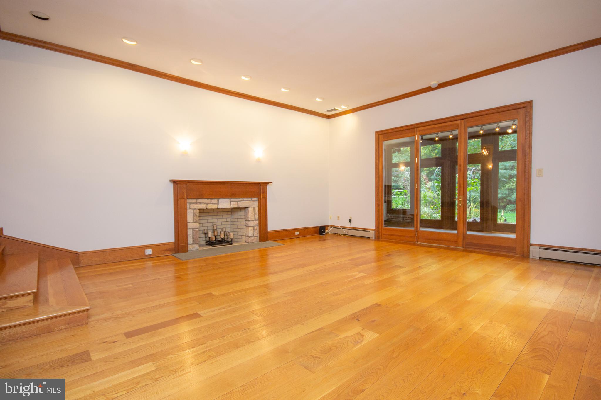 221 Stoopville Road Newtown, PA 18940 - Photo 27 of 60 Living room