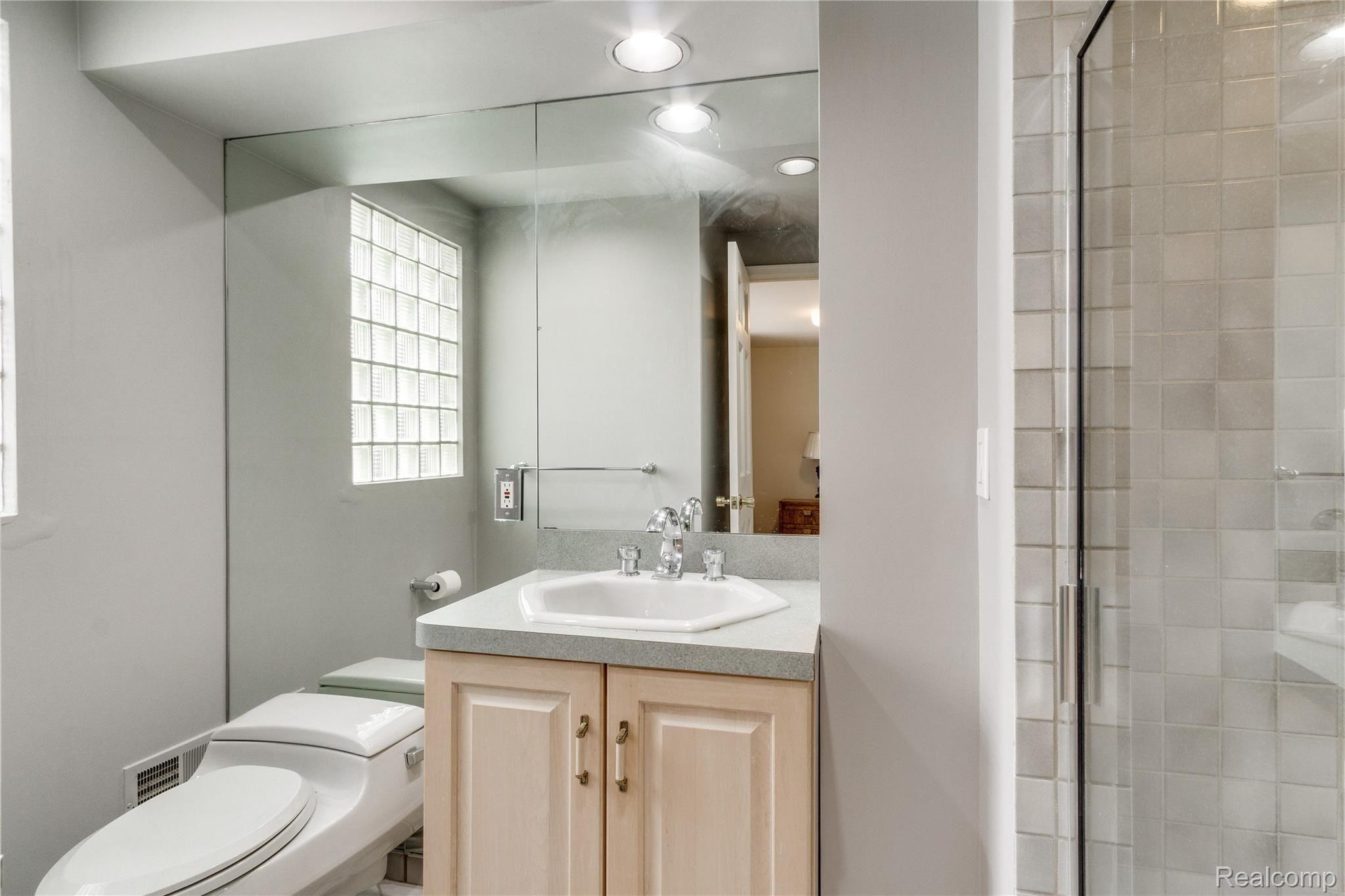 5381 Deep Wood Road Bloomfield Hills, MI 48302 - Photo 37 of 79 Interiors (26 of 45).jpg