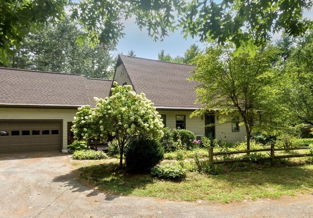 153 North Valley Road Pelham, MA 01002 - Photo 3 of 42