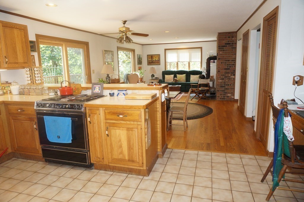 153 North Valley Road Pelham, MA 01002 - Photo 5 of 42