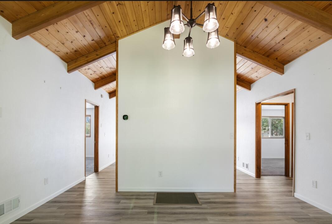 9871 Old Wagon Road Klamath Falls, OR 97601 - Photo 13 of 32 83877
