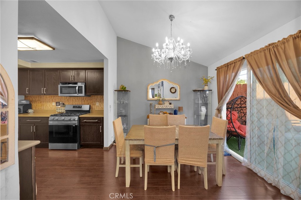 11522 Honeyglen Road, Unit 26 Pacoima, CA 91331 - Photo 8 of 26
