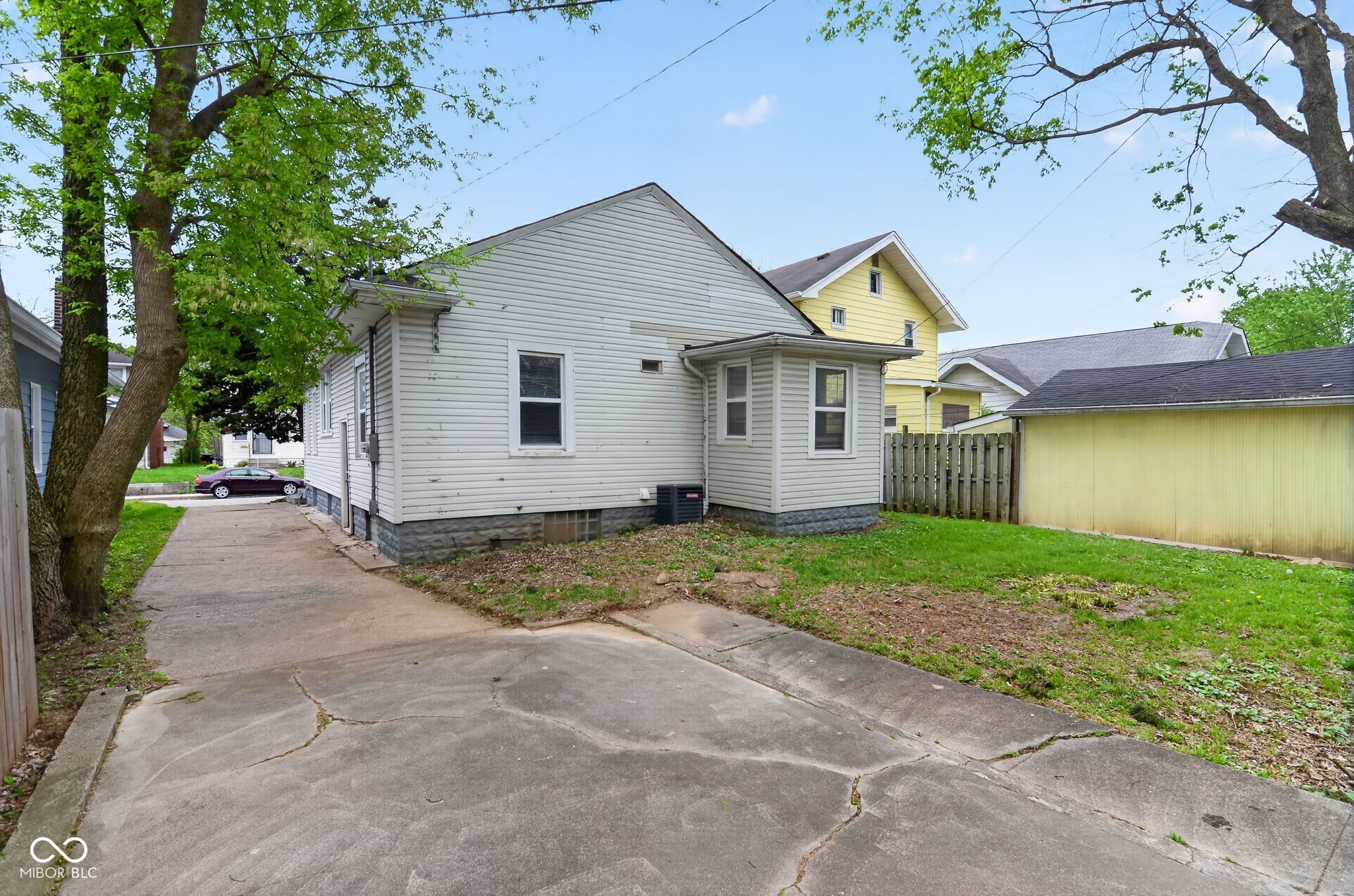 424 Harvard Place Indianapolis, IN 46208 - Photo 5 of 42
