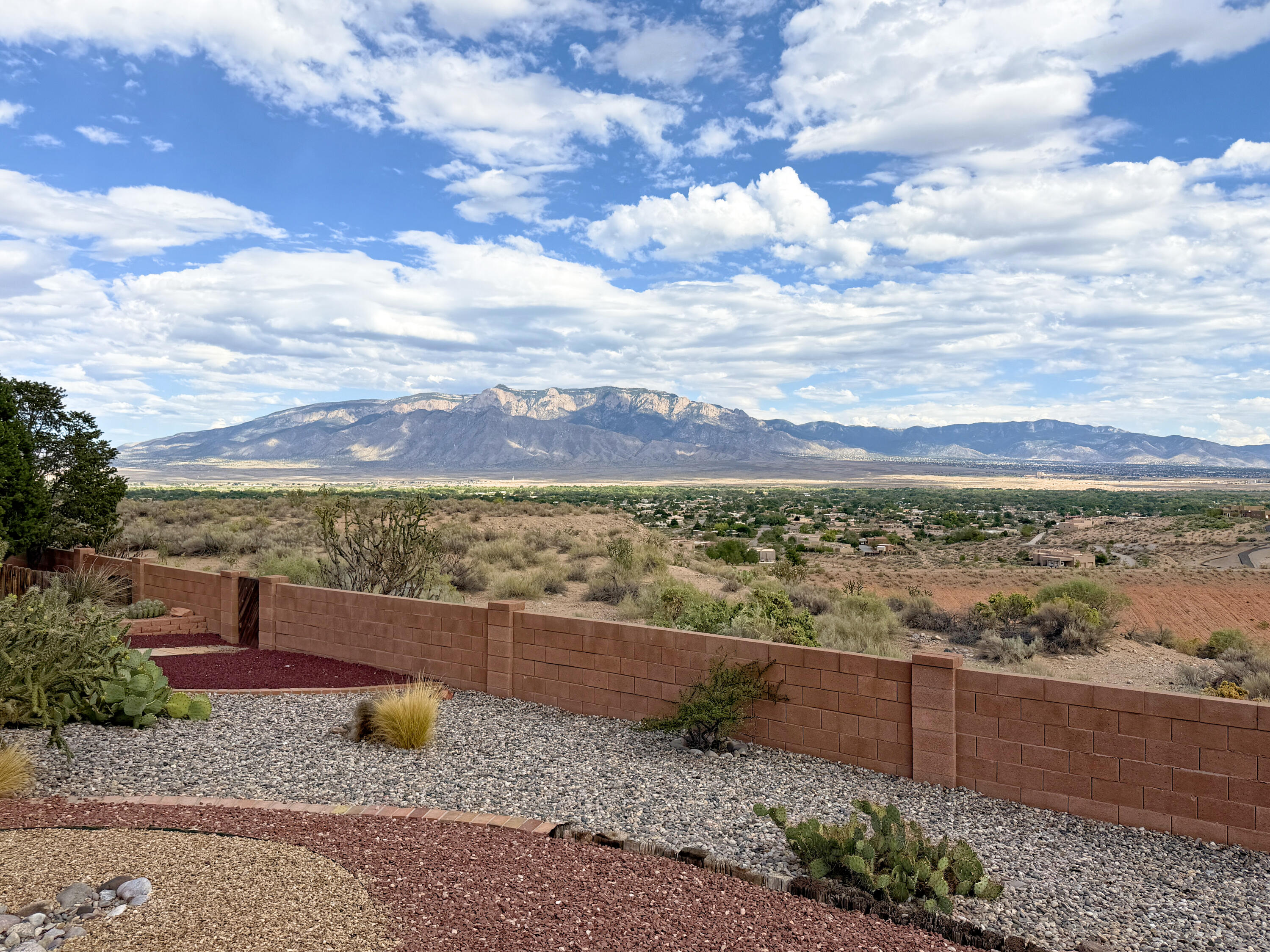 302 Villa Verde Drive Southeast Rio Rancho, NM 87124 - Photo 3 of 38 Gallery Image 3