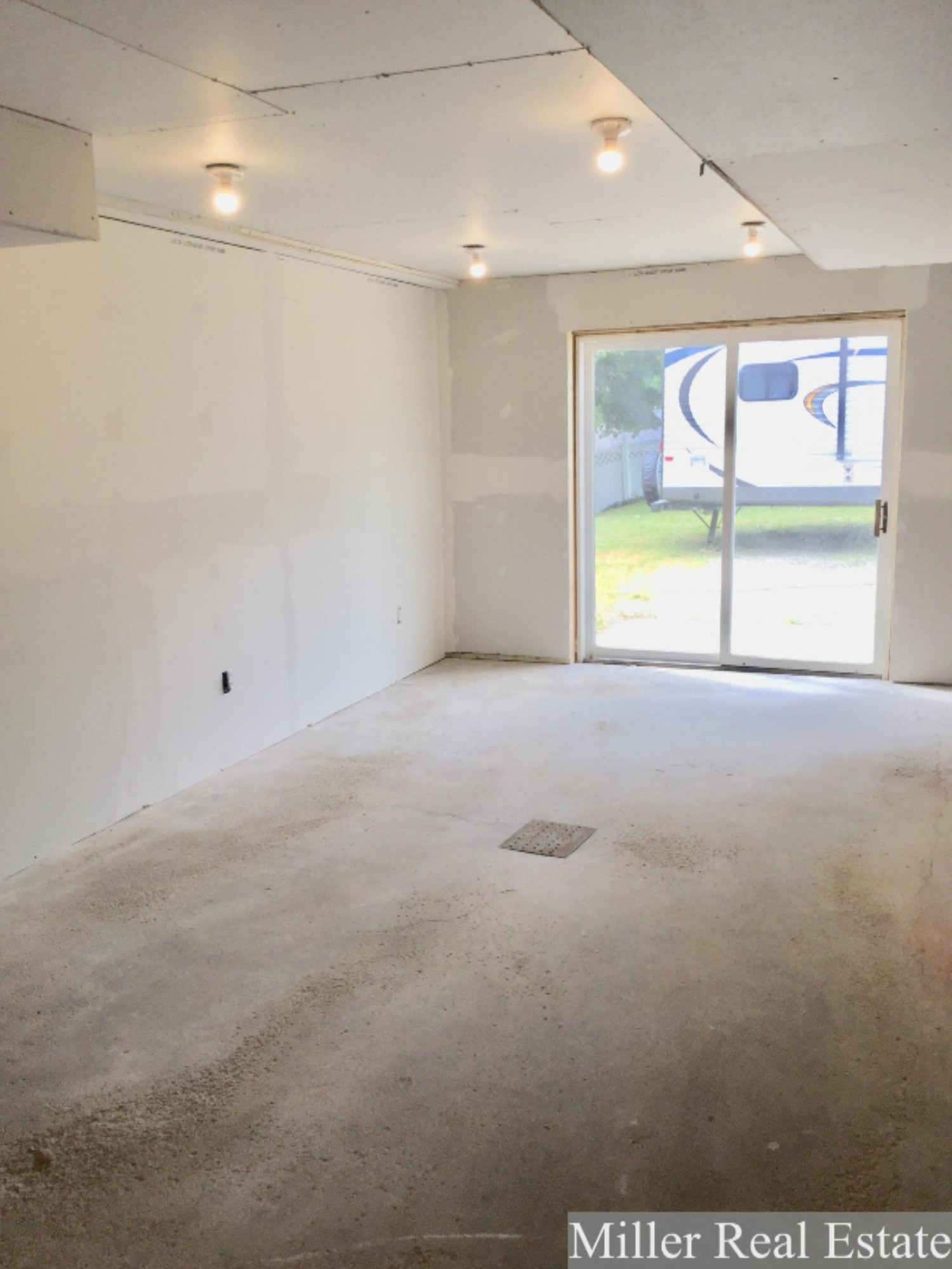 305 Powell Road Hastings, MI 49058 - Photo 21 of 31 Photo Jul 17, 11 35 48