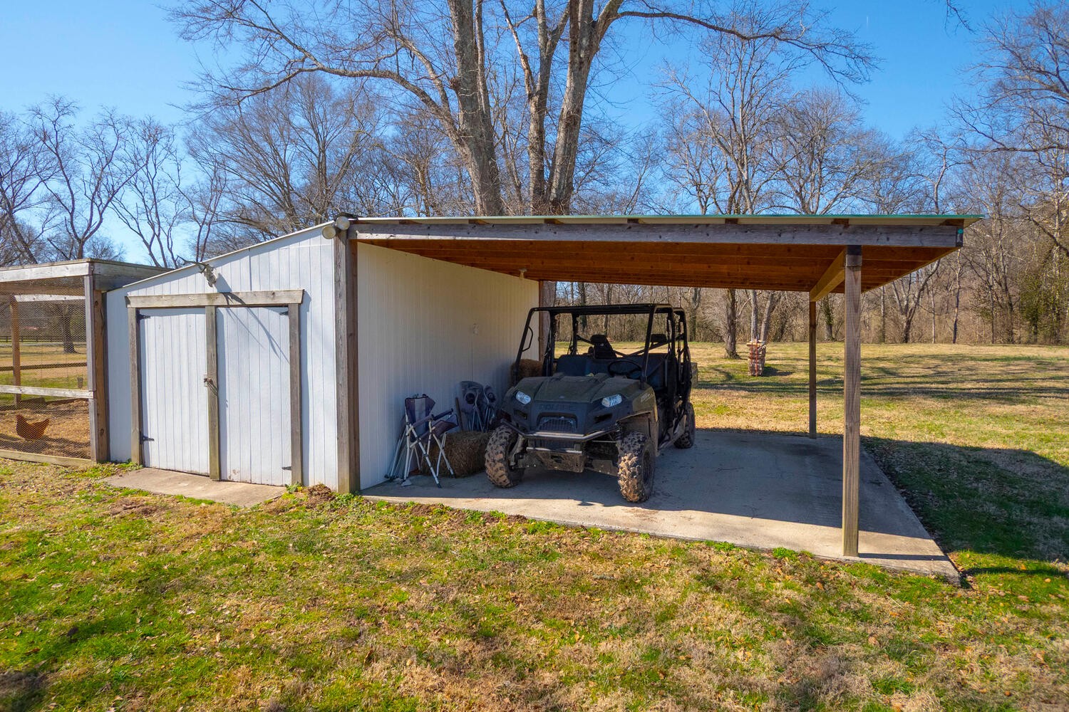 5125 Old Harding Road Franklin, TN 37064 - Photo 39 of 50 a backyard of a house with table and chairs