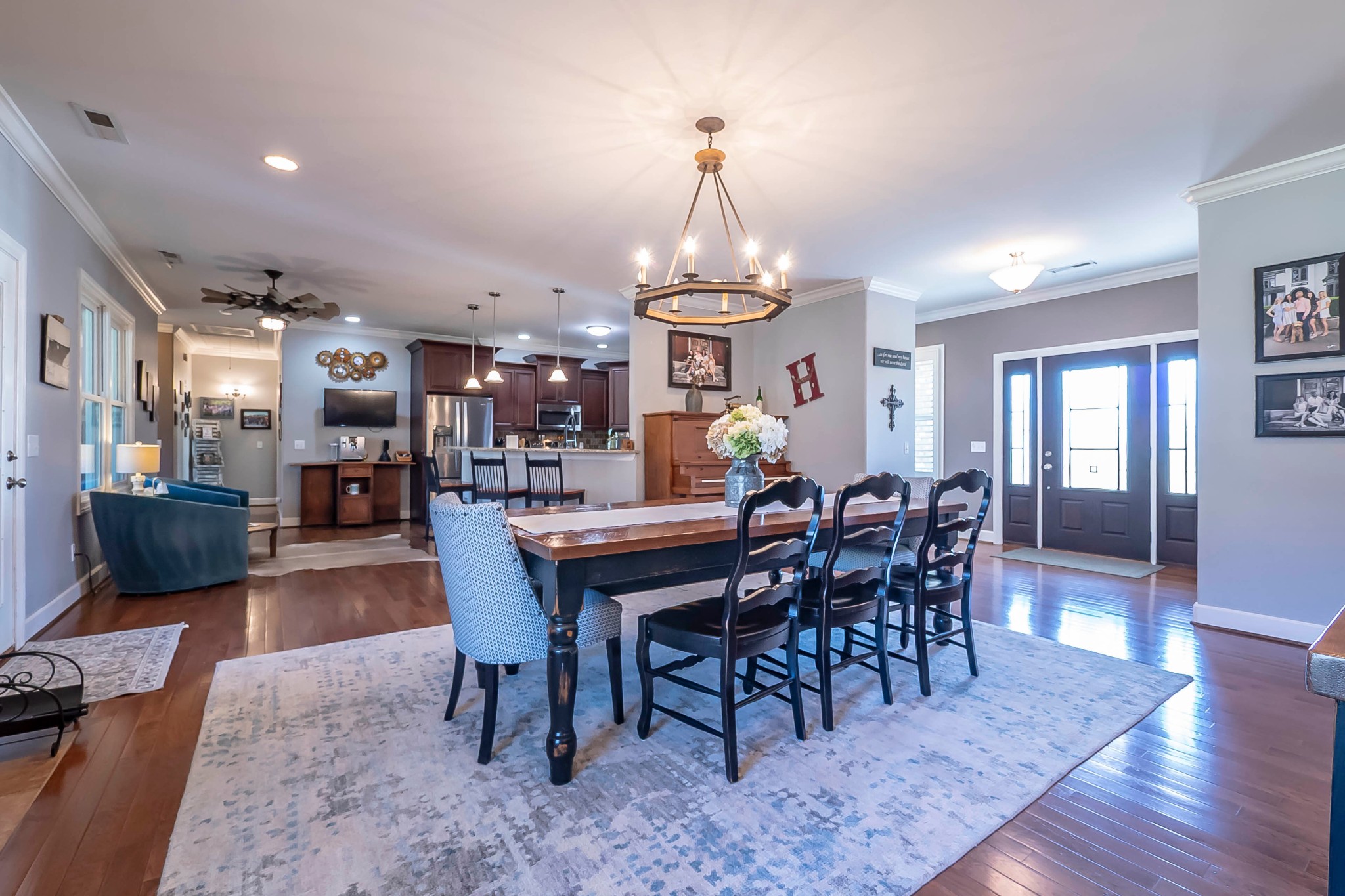 5125 Old Harding Road Franklin, TN 37064 - Photo 8 of 50 a view of a dining room with furniture