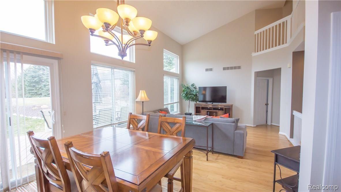 3150 Silverbrook Drive Rochester, MI 48306 - Photo 5 of 27 DSC07901.jpg