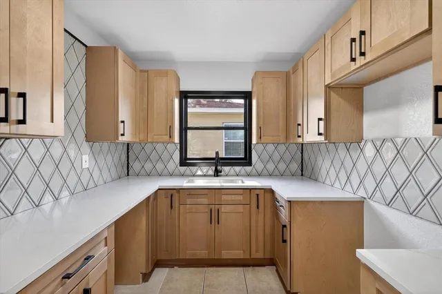 $349,900 | 773 West Harbor Drive South, St. Petersburg, FL 33705