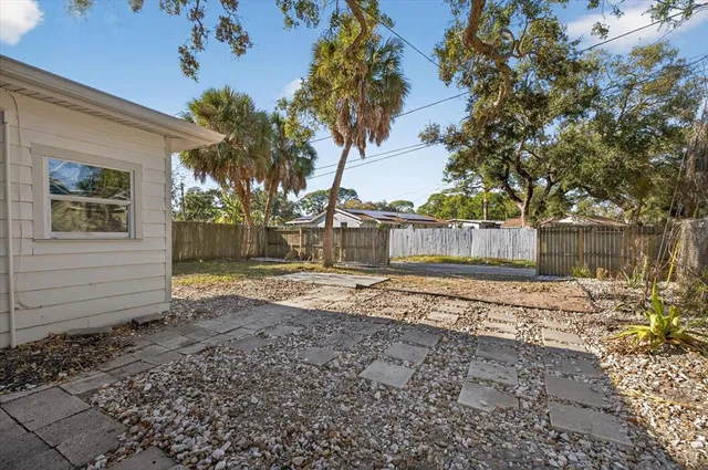 $349,900 | 773 West Harbor Drive South, St. Petersburg, FL 33705