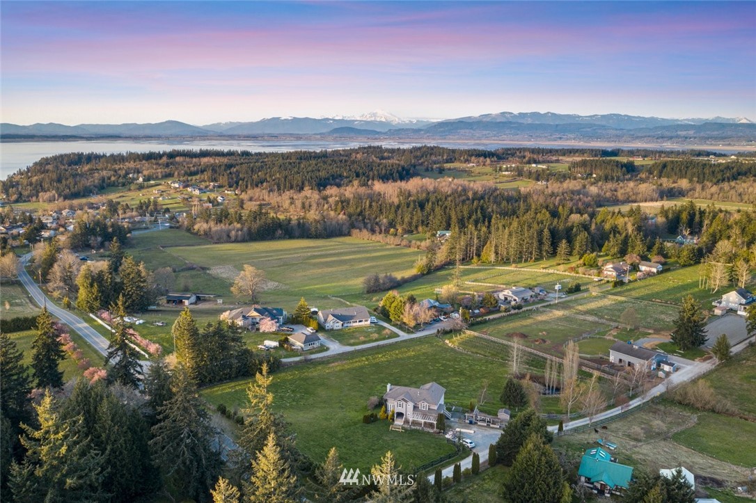 982 Arrowhead Road Camano Island, WA 98282 - Photo 3 of 37 Gallery Image 3