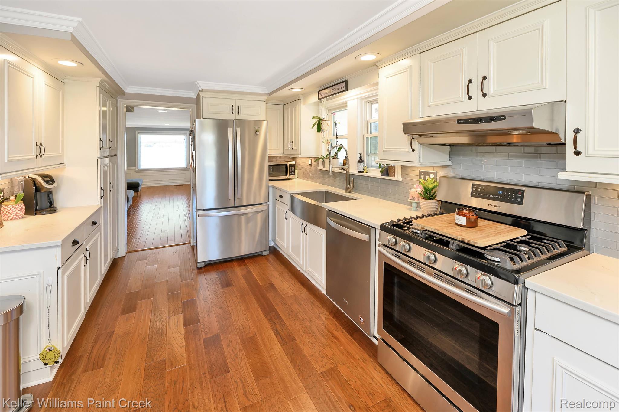 8791 Rattle Run Road Columbus, MI 48063 - Photo 64 of 99 Updated kitchenW/QUARTZ COUNTERTOPS/farmers Sink