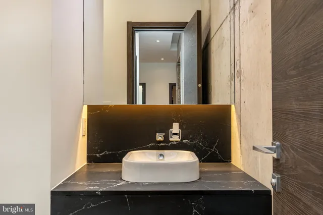 $2,895,000 | 2108 Walnut Street, Unit 401, Philadelphia, PA 19103