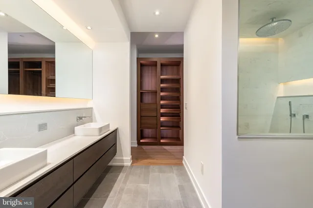 $2,895,000 | 2108 Walnut Street, Unit 401, Philadelphia, PA 19103