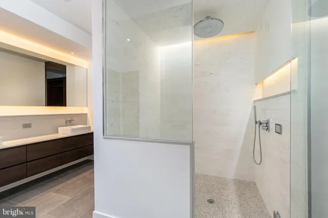 $2,895,000 | 2108 Walnut Street, Unit 401, Philadelphia, PA 19103