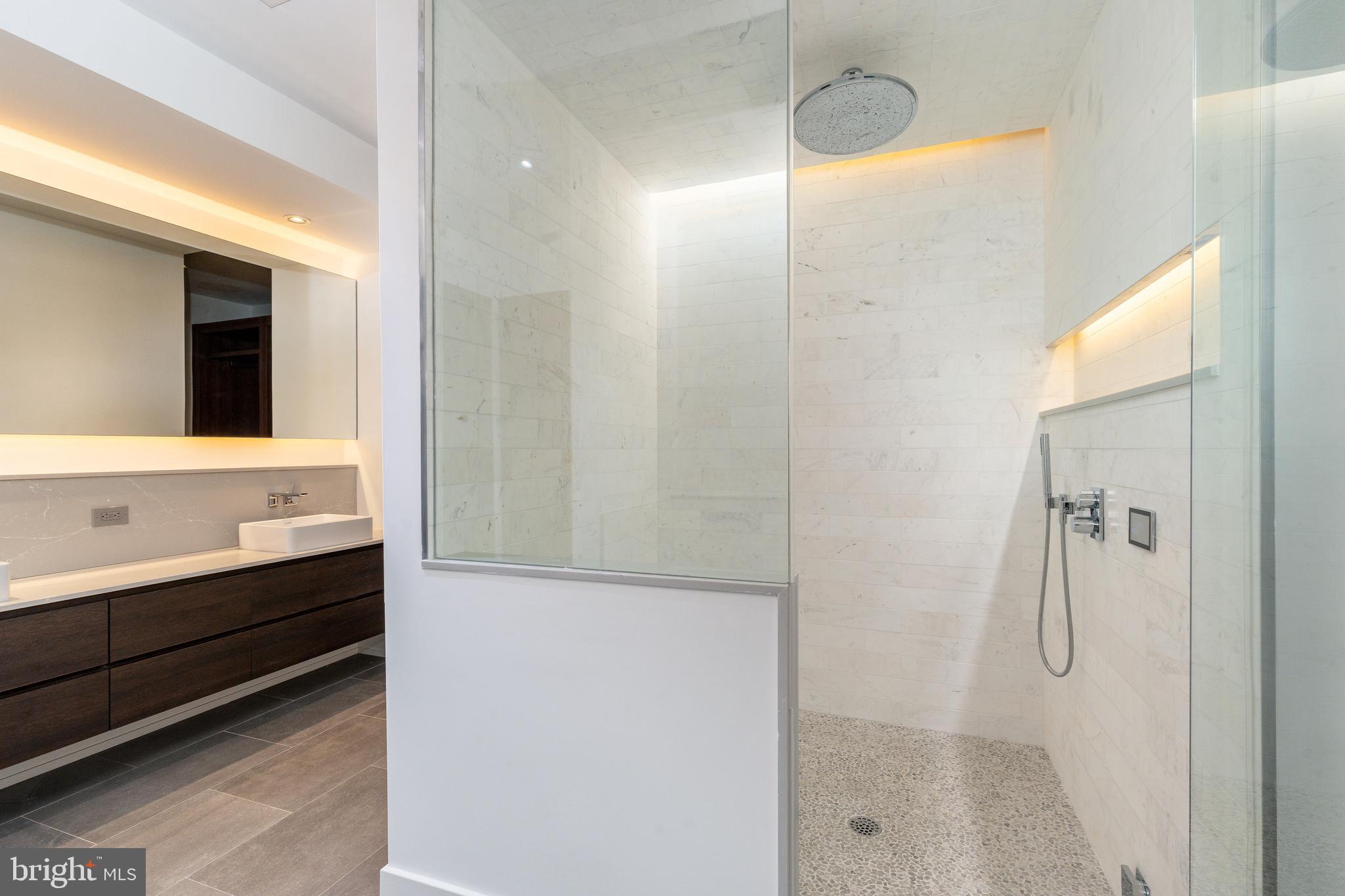 2108 Walnut Street, Unit 401 Philadelphia, PA 19103 - Photo 20 of 34