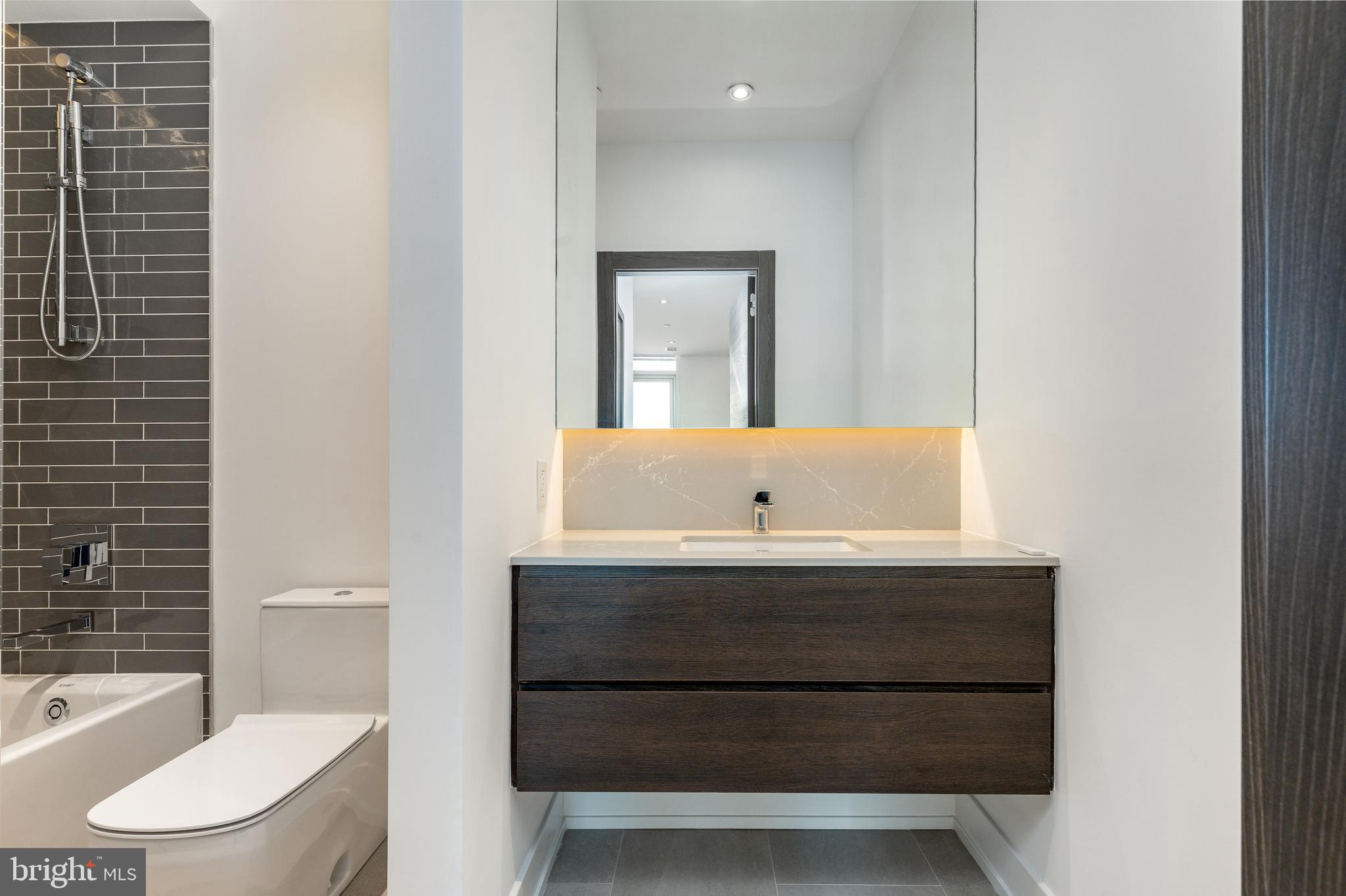 2108 Walnut Street, Unit 401 Philadelphia, PA 19103 - Photo 25 of 34