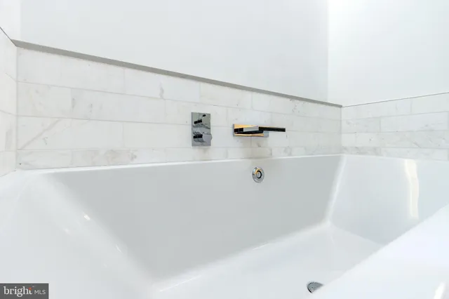 $2,895,000 | 2108 Walnut Street, Unit 401, Philadelphia, PA 19103