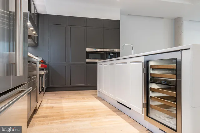 $2,895,000 | 2108 Walnut Street, Unit 401, Philadelphia, PA 19103